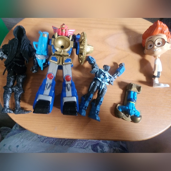 Random Figures - Picture 3 of 7